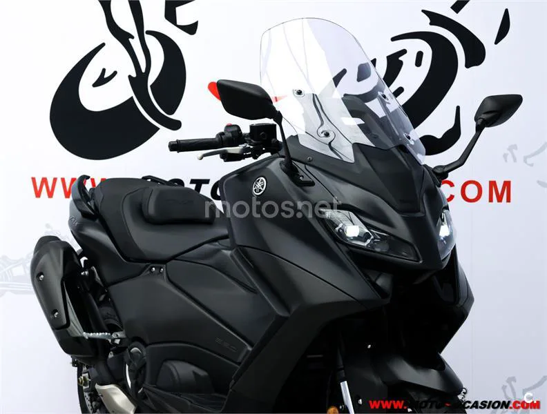 Yamaha TMAX – Vista 4