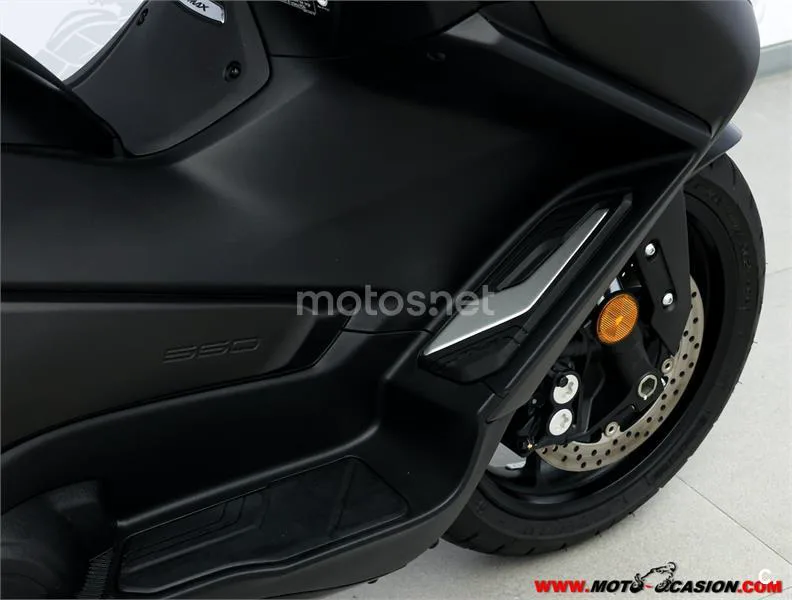 Yamaha TMAX – Vista 5