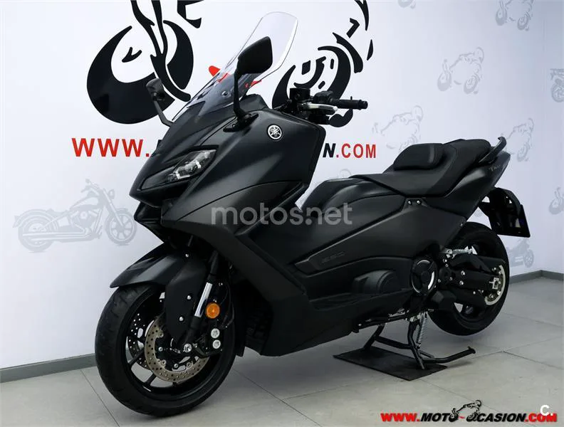 Yamaha TMAX – Vista 8