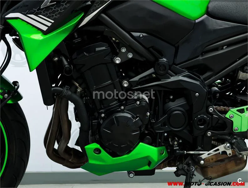 Kawasaki Z900 – Vista 10