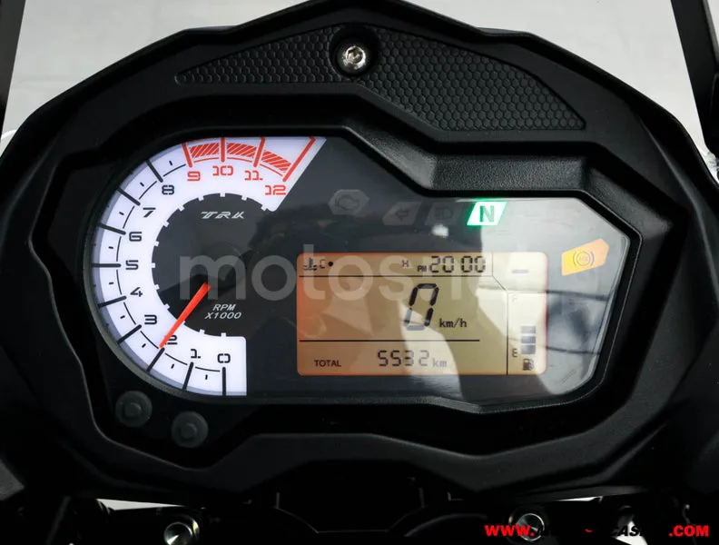 Benelli TRK 502 – Vista 6