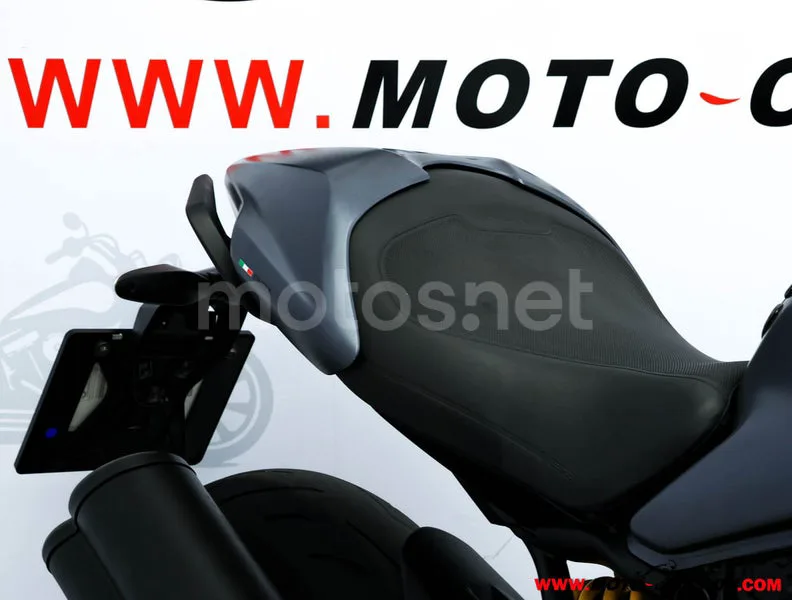 Ducati Monster 821 – Vista 11