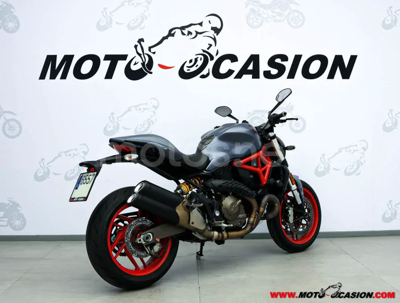 Ducati Monster 821 – Vista 3