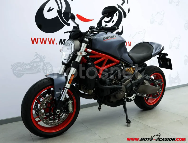Ducati Monster 821 – Vista 8