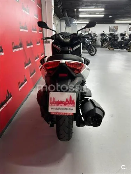 Yamaha XMAX 400 – Vista 6