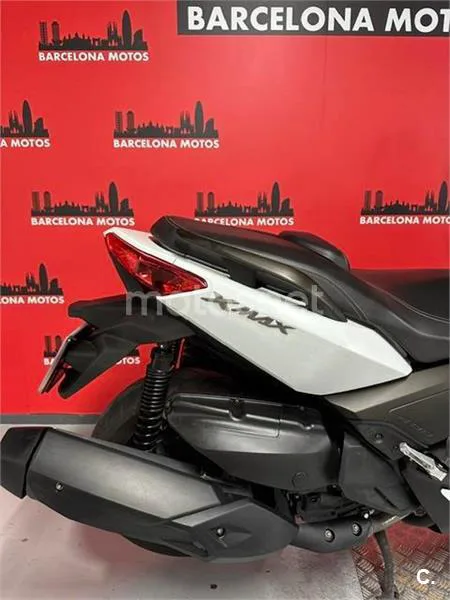 Yamaha XMAX 400 – Vista 7
