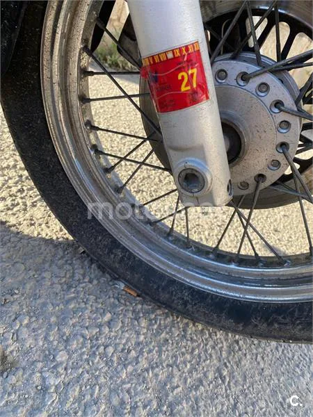 Suzuki GN250 - Vista 3