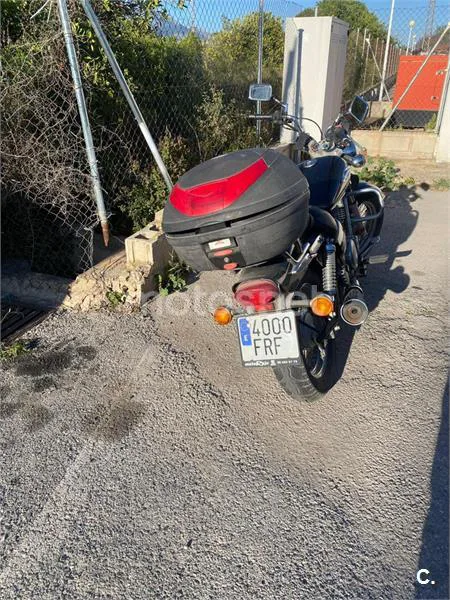 Suzuki GN250 - Vista 5