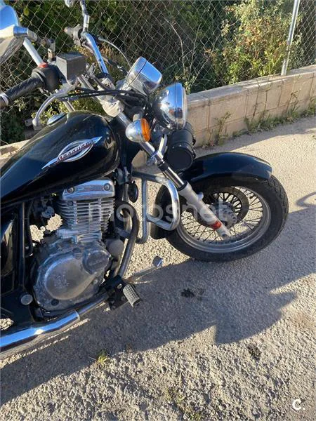 Suzuki GN250 - Vista 6