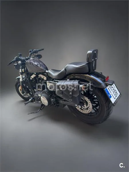 Harley-Davidson Sportster Forty-Eight – Vista 7
