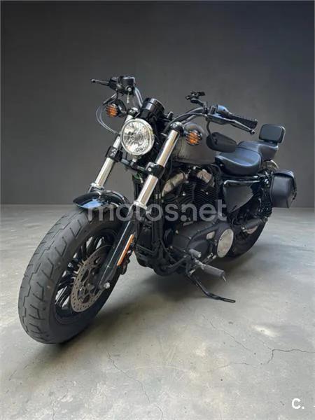 Harley-Davidson Sportster Forty-Eight – Vista 8