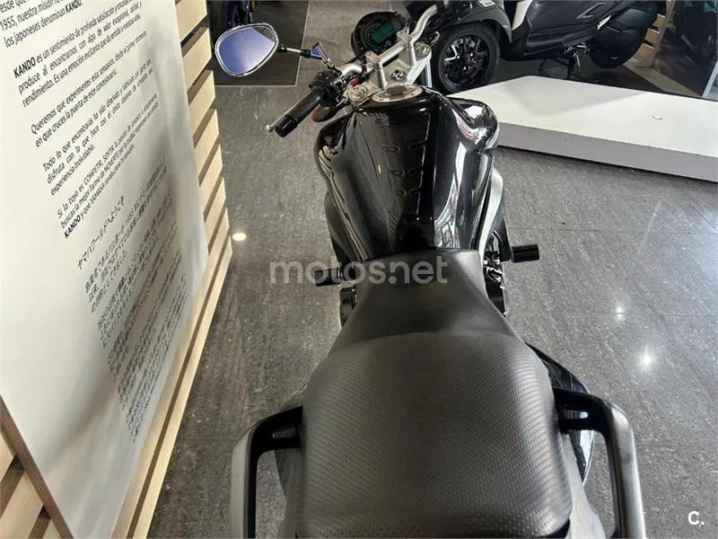 Yamaha FZ6 – Vista 12