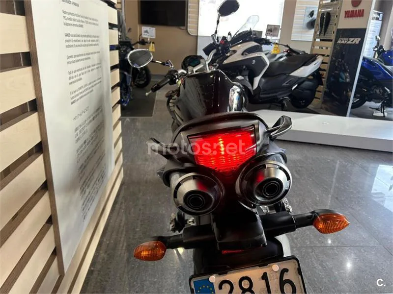 Yamaha FZ6 – Vista 8