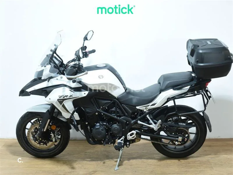 Benelli TRK 502 – Vista 7