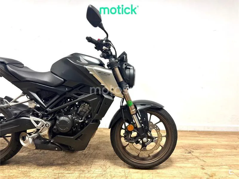 Honda CB 125 R – Vista 4