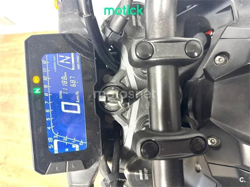 Honda CB 125 R – Vista 5