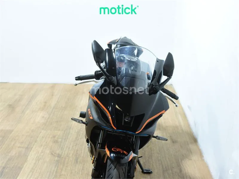 Yamaha R7 – Vista 11
