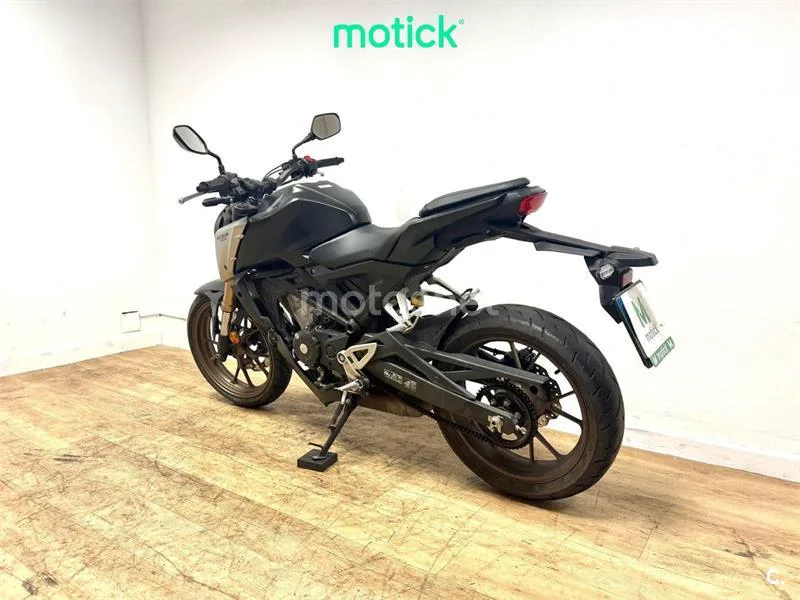 Honda CB 125 R – Vista 9
