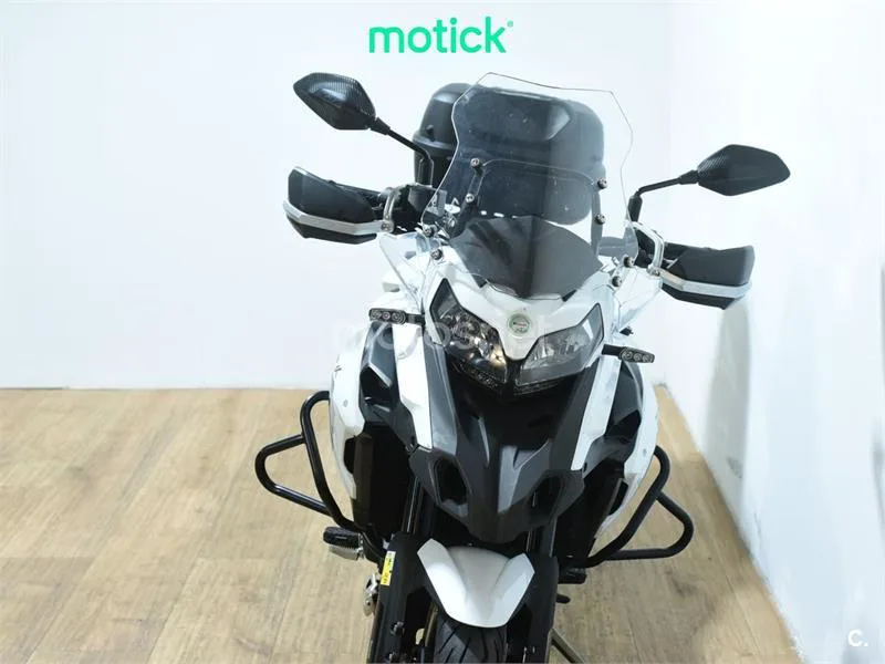 Benelli TRK 502 – Vista 11