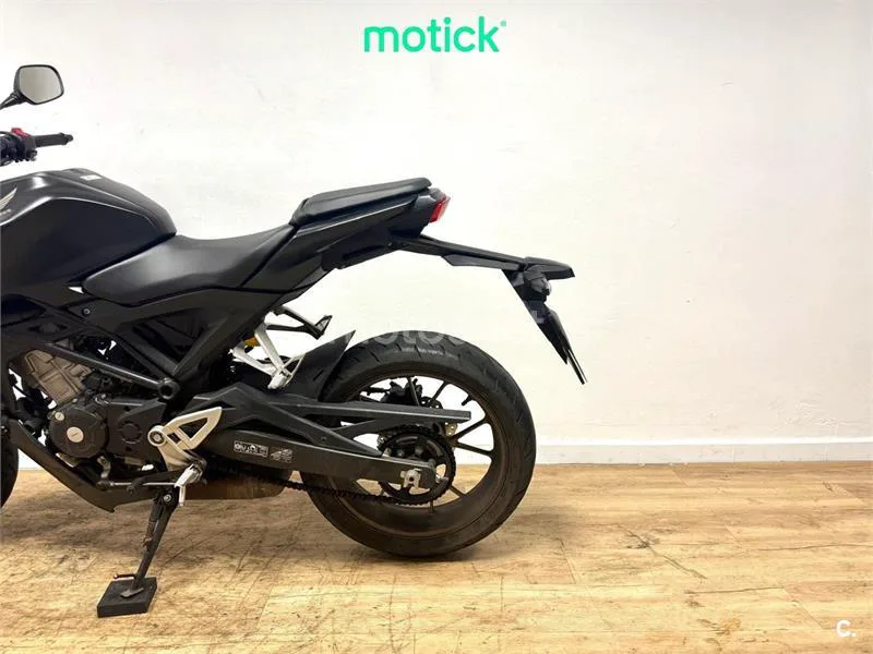 Honda CB 125 R – Vista 8