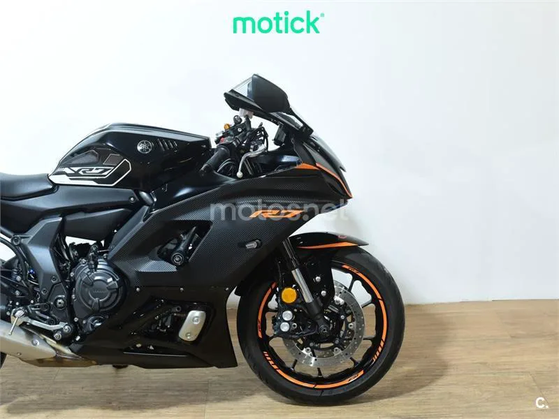 Yamaha R7 – Vista 4