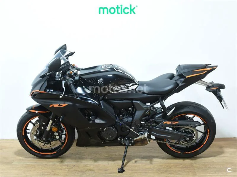 Yamaha R7 – Vista 7