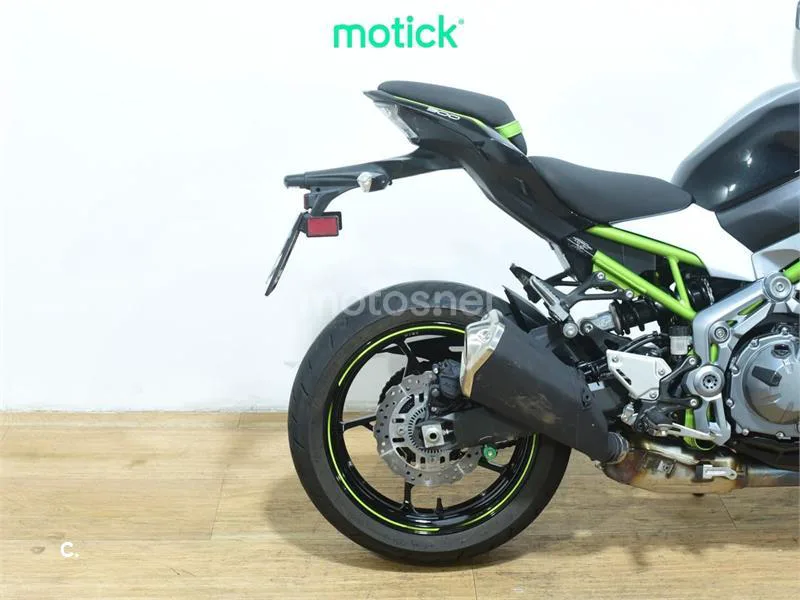 Kawasaki Z900 – Vista 3