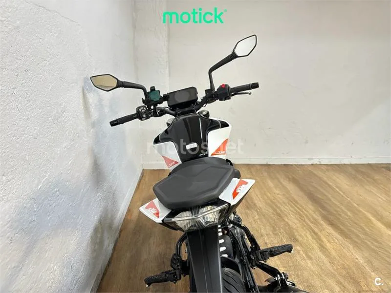 KTM 390 – Vista 6