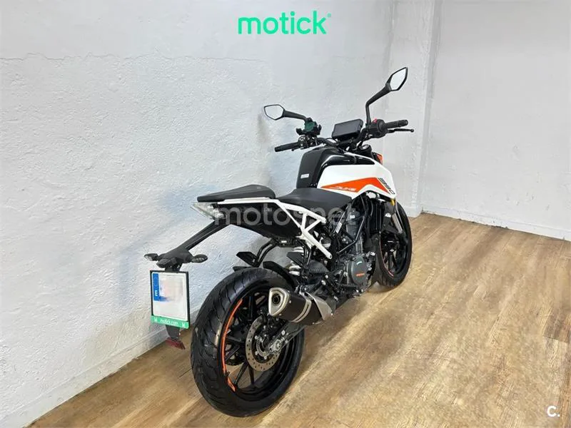 KTM 390 – Vista 10