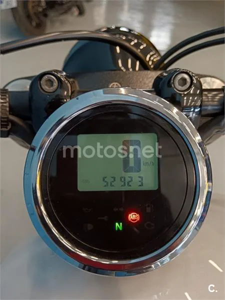Yamaha XV 950 Racer – Vista 11