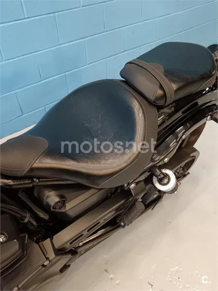 Yamaha XV 950 Racer – Vista 10