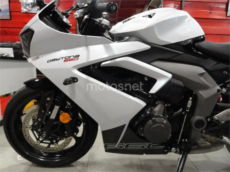 Triumph Daytona 660 – Vista 5