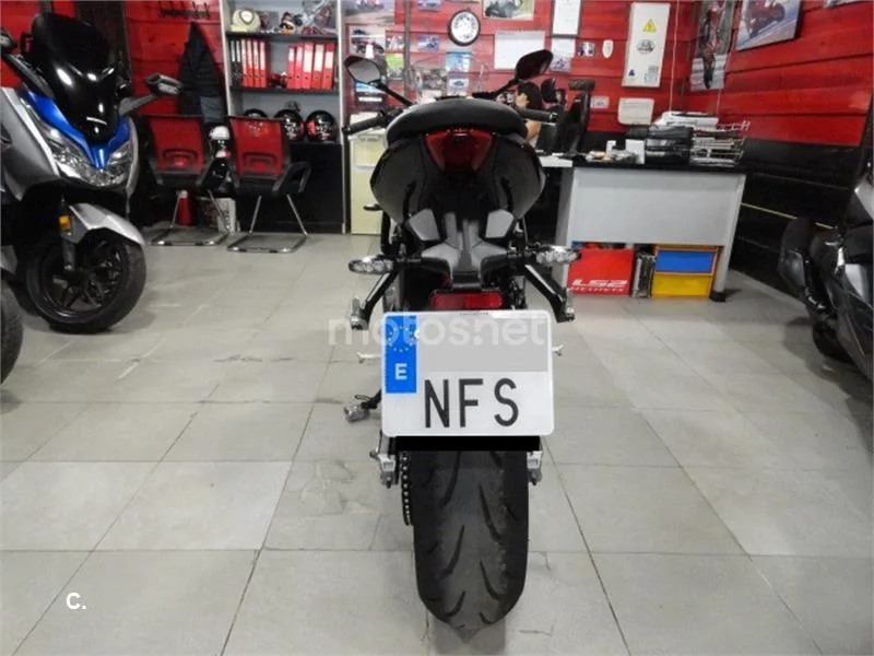 Triumph Daytona 660 – Vista 7