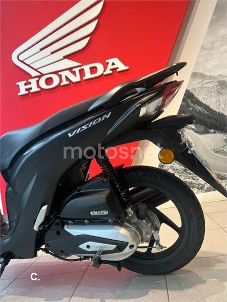 Honda Vision 110 – Vista 3