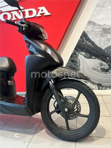 Honda Vision 110 – Vista 4
