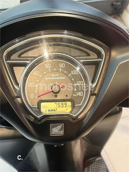 Honda Vision 110 – Vista 6