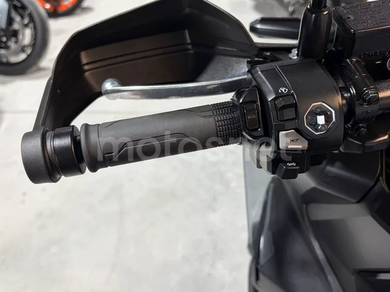 Honda ADV 350 – Vista 12