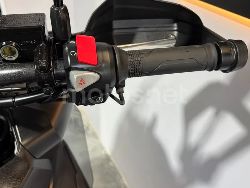 Honda ADV 350 – Vista 14