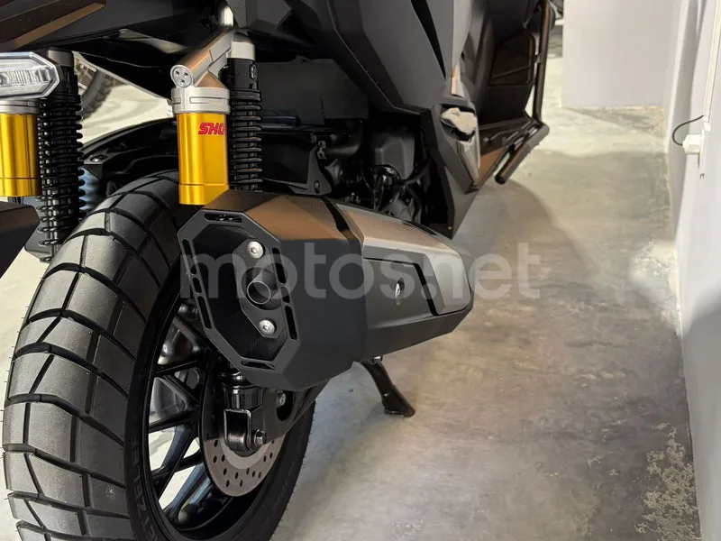 Honda ADV 350 – Vista 6