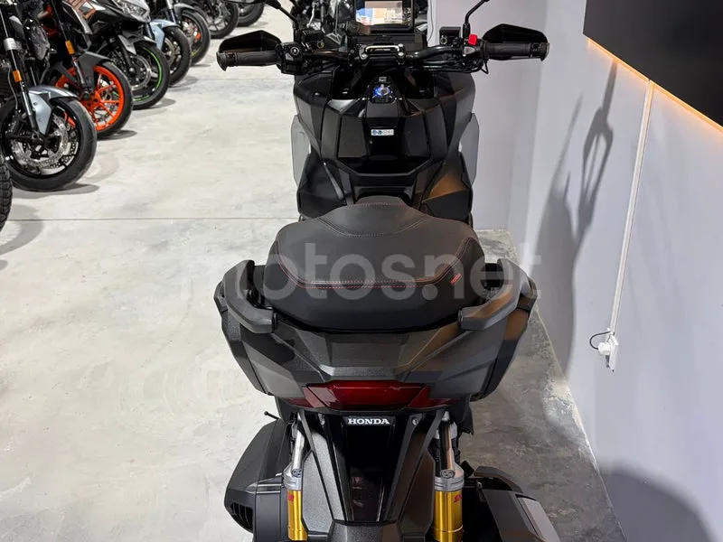 Honda ADV 350 – Vista 8