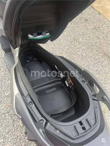 Honda ADV350 - Vista 4
