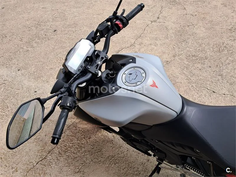 Yamaha MT-125 – Vista 8