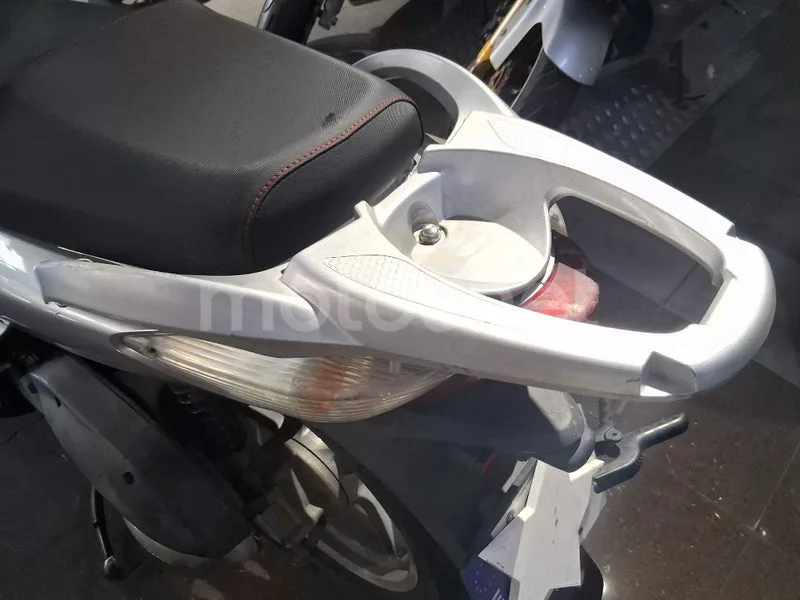 Honda SH125i - Vista 17