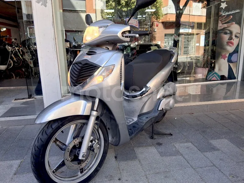 Honda SH125i - Vista 3