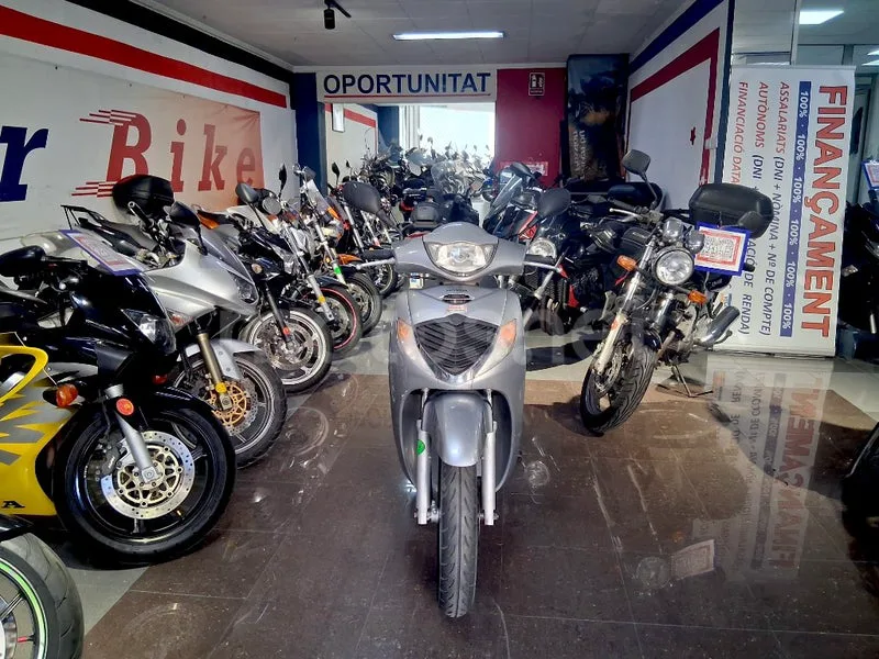 Honda SH125i - Vista 4