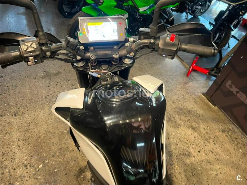 KTM 125 – Vista 3