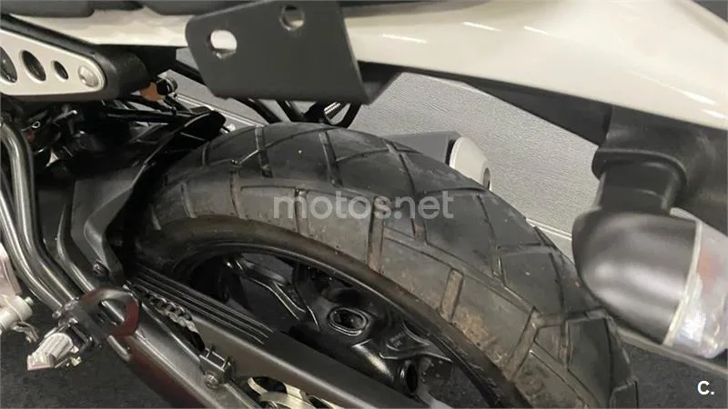 Yamaha XSR 125 – Vista 14