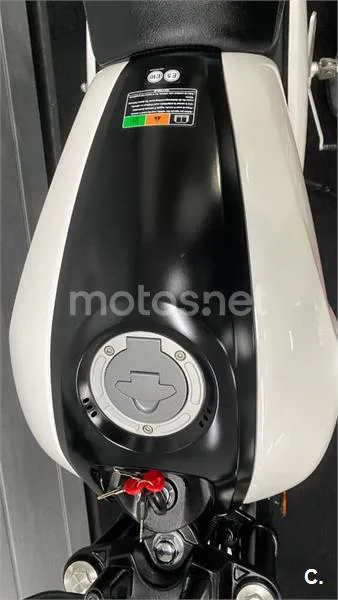 Yamaha XSR 125 – Vista 17