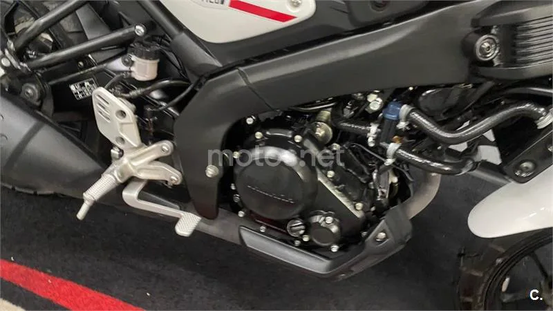 Yamaha XSR 125 – Vista 4