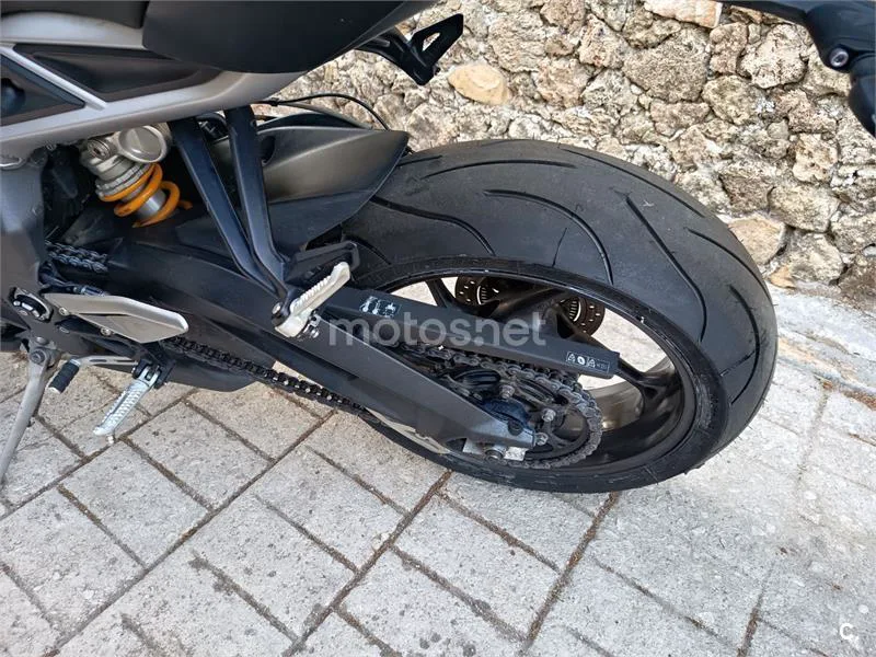Triumph Street Triple 765 - Vista 6